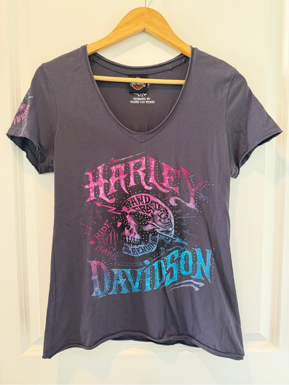 Title: Harley Davidson Women’s Biker Built Rhinestone Graphic V Neck T Shirt Y2K
